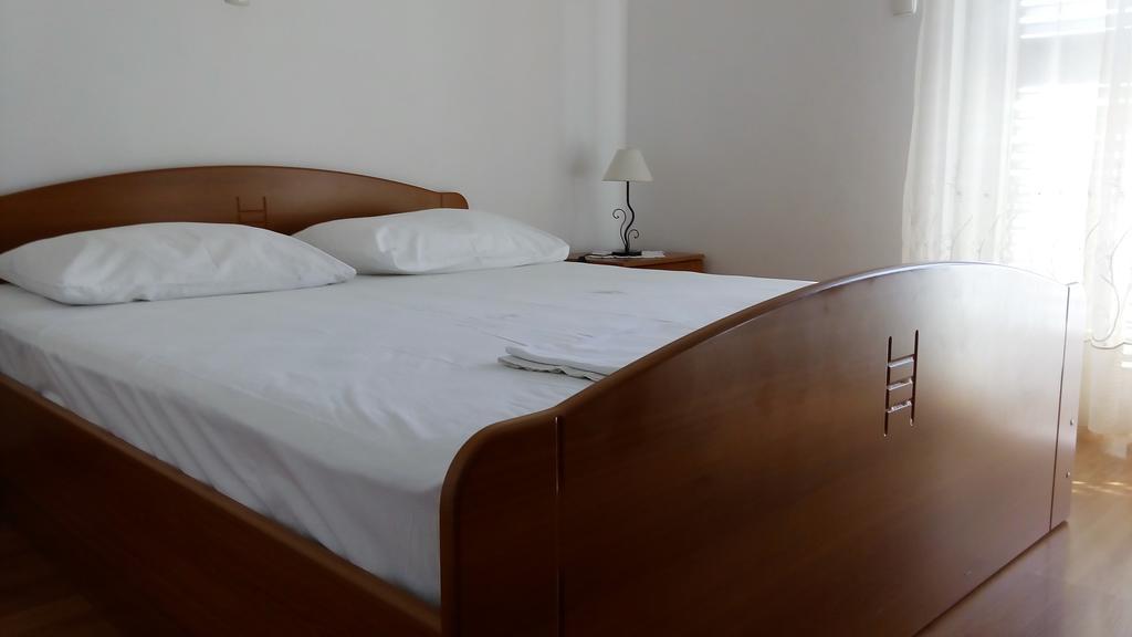 Guest House Karevic Hvar Town Exterior photo